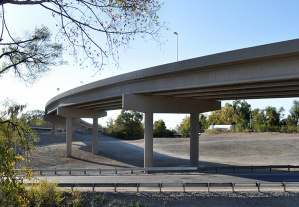 DLZ led the I-264 bridge design in Jefferson County, Kentucky